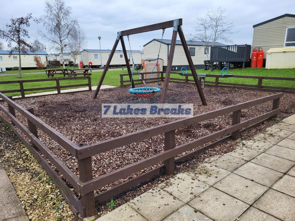 7 Lakes Breaks At 7 Lakes Country Park Crowle  Экстерьер фото