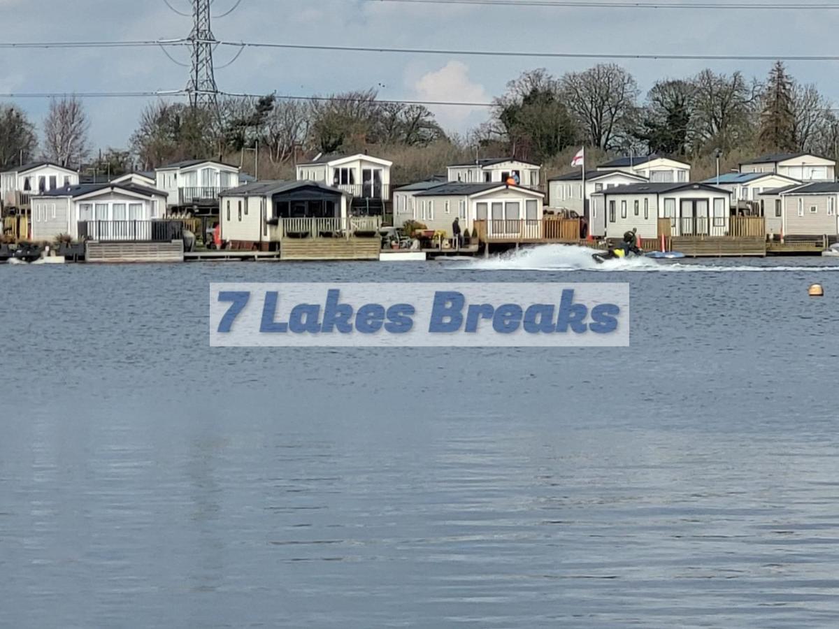 7 Lakes Breaks At 7 Lakes Country Park Crowle  Экстерьер фото